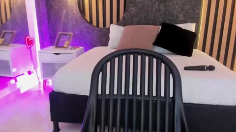 Snapshot of miss10_antonella chatting on 02-21-25, 08:16 Antonella online show from 02-21-25, 08:16