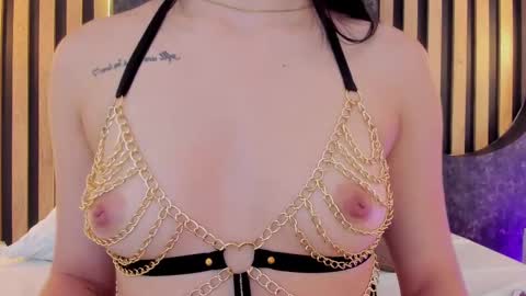 Snapshot of miss10_antonella chatting on 02-22-25, 08:20 Antonella online show from 02-22-25, 08:20