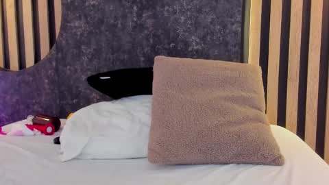 Snapshot of miss10_antonella chatting on 02-22-25, 11:24 Antonella online show from 02-22-25, 11:24