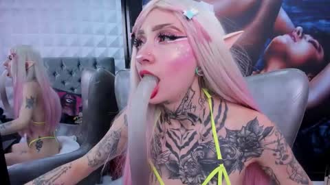 miss___angel online show from 09-19-25, 06:19