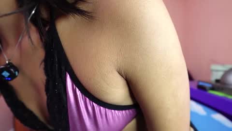 Snapshot of miss___sabrina chatting on 10-15-25, 06:19 Sabrina online show from 10-15-25, 06:19