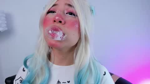 Daphne online show from 10-08-25, 02:42