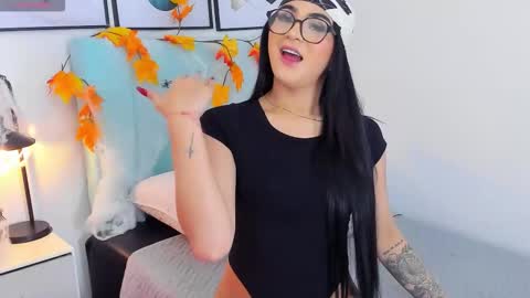 Snapshot of miss__ivy chatting on 10-27-25, 12:09   online show from 10-27-25, 12:09