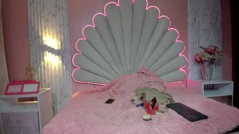 Snapshot of miss__star_ chatting on 06-18-26, 02:21 miss__star_ online show from 06-18-26, 02:21