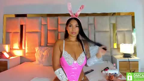 Snapshot of miss_abigail_ chatting on 07-24-26, 01:09 Miss Abigail online show from 07-24-26, 01:09