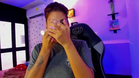 Akemi 3 online show from 10-08-25, 01:09