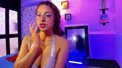 Akemi 3 online show from 10-11-25, 02:04