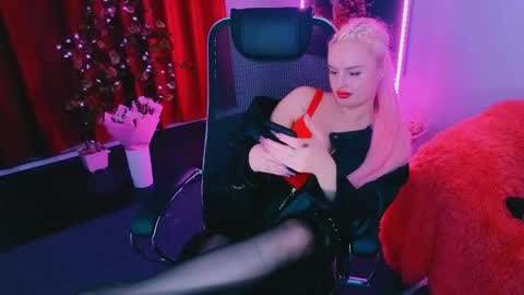 Snapshot of miss_alice_silver chatting on 04-29-26, 06:14 miss_alice_silver online show from 04-29-26, 06:14