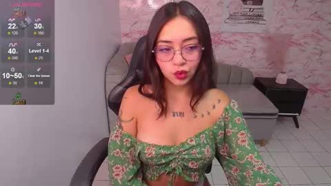 Snapshot of miss_andrea_t chatting on 01-27-25, 10:49 andrea online show from 01-27-25, 10:49
