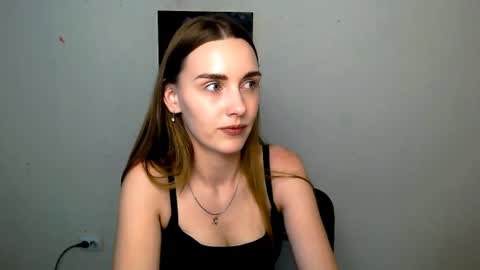 Snapshot of miss_angelina_ chatting on 06-10-26, 06:23 Angelina online show from 06-10-26, 06:23