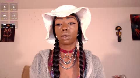 Snapshot of miss_ariaa chatting on 09-30-25, 12:10 Aria Diaz online show from 09-30-25, 12:10