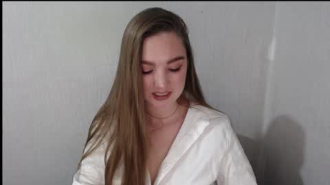 Snapshot of miss_azalea chatting on 11-05-25, 05:57 Georgia online show from 11-05-25, 05:57