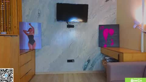 Snapshot of miss_bubbles chatting on 01-10-26, 12:34 Sandy online show from 01-10-26, 12:34