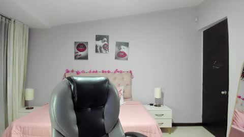 Snapshot of miss_cataleya__ chatting on 05-26-26, 11:28 Cataleya online show from 05-26-26, 11:28