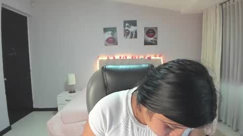 Snapshot of miss_cataleya__ chatting on 06-15-26, 11:34 Cataleya online show from 06-15-26, 11:34