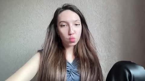 Miss Daniell online show from 12-17-25, 10:43