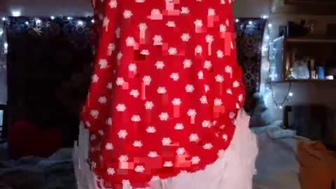 Elis online show from 01-24-25, 03:24