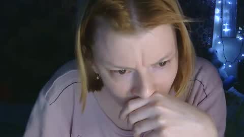 Snapshot of miss_elistia_ chatting on 02-16-26, 03:30 Elis online show from 02-16-26, 03:30