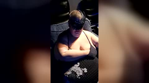 Snapshot of miss_ella_rose chatting on 07-17-26, 04:52 miss_ella_rose online show from 07-17-26, 04:52