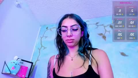 Snapshot of miss_evans_ chatting on 05-11-26, 12:27 miss_evans_ online show from 05-11-26, 12:27