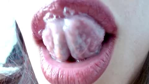 Miss Evoleth online show from 03-05-25, 05:50