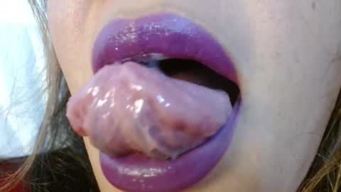 Miss Evoleth online show from 11-19-25, 05:02