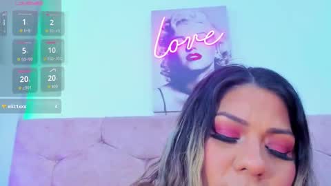 Snapshot of miss_horney chatting on 09-23-25, 06:11 miss_horney online show from 09-23-25, 06:11