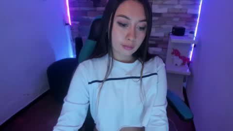 Snapshot of miss_isabella_m chatting on 02-03-25, 01:08 Isabella online show from 02-03-25, 01:08