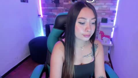 Snapshot of miss_isabella_m chatting on 02-12-25, 12:33 Isabella online show from 02-12-25, 12:33