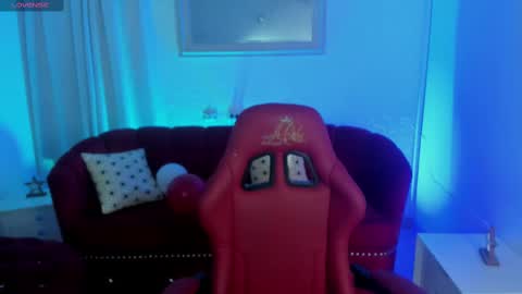 Snapshot of miss_isabella_m chatting on 03-10-25, 08:01 Isabella online show from 03-10-25, 08:01