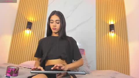 Snapshot of miss_khalifadoll chatting on 06-08-26, 03:40 miss_khalifadoll online show from 06-08-26, 03:40