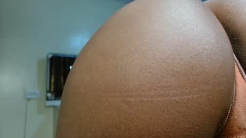 Snapshot of miss_kiarrafit chatting on 12-14-24, 09:51 Miss Kiarrafit online show from 12-14-24, 09:51