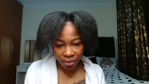 Snapshot of miss_kiarrafit chatting on 01-20-25, 01:39 Miss Kiarrafit online show from 01-20-25, 01:39