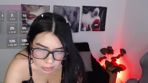 Snapshot of miss_laiila chatting on 03-22-26, 12:25 Laila online show from 03-22-26, 12:25