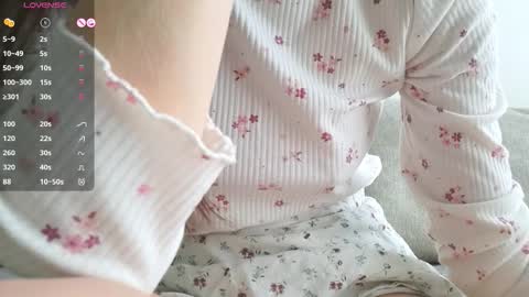 eva.  online show from 01-08-26, 09:00