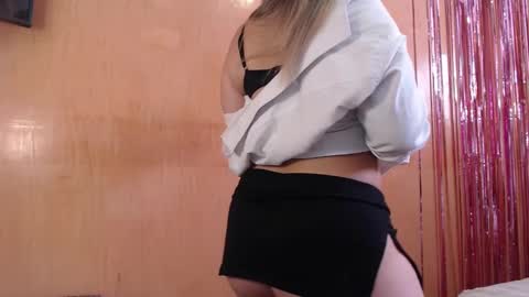 lilieth  online show from 09-11-25, 03:45