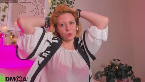 miss_lisaa online show from 11-16-25, 03:01
