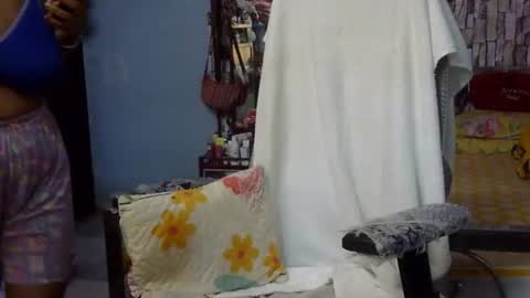 Snapshot of miss_mahi69 chatting on 07-19-26, 04:38 Mahi online show from 07-19-26, 04:38