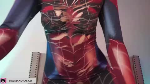 Snapshot of miss_meii chatting on 02-14-25, 05:09 Alejandra online show from 02-14-25, 05:09