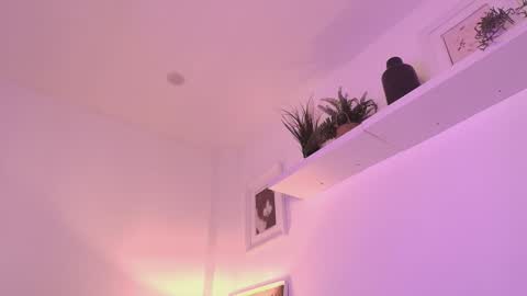 Snapshot of miss_mian chatting on 09-13-25, 10:48 Mian online show from 09-13-25, 10:48