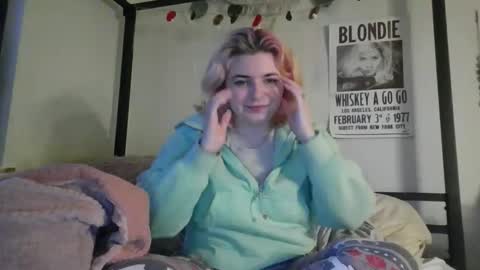 Snapshot of miss_miseryxo chatting on 04-24-26, 10:07 bri online show from 04-24-26, 10:07