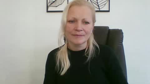 miss_natalix online show from 10-25-25, 10:34
