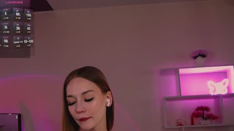 Snapshot of miss_nicoletta chatting on 01-09-25, 05:02 Nicole online show from 01-09-25, 05:02