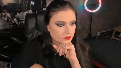 Leya online show from 09-28-25, 08:47