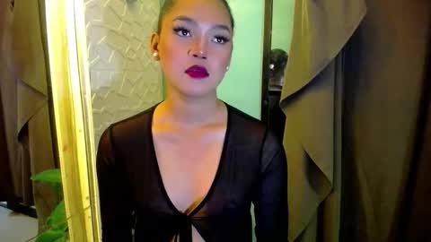 Snapshot of miss_precious_xx chatting on 05-10-26, 08:52 Precious online show from 05-10-26, 08:52