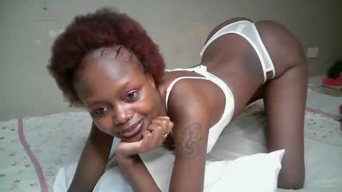 Snapshot of miss_pretty01 chatting on 04-09-26, 06:19 miss_pretty01 online show from 04-09-26, 06:19