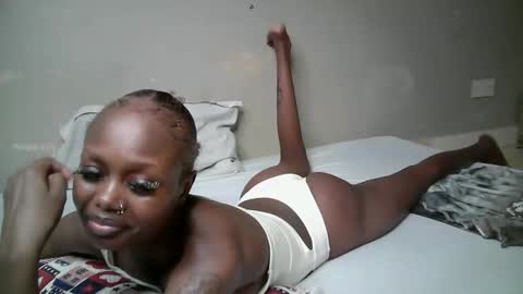 Snapshot of miss_pretty01 chatting on 04-16-26, 10:01 miss_pretty01 online show from 04-16-26, 10:01