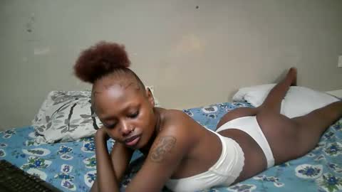 Snapshot of miss_pretty01 chatting on 04-29-26, 08:37 miss_pretty01 online show from 04-29-26, 08:37