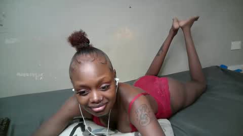 Snapshot of miss_pretty01 chatting on 05-04-26, 10:00 miss_pretty01 online show from 05-04-26, 10:00
