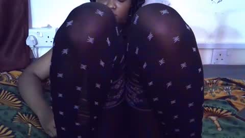 Snapshot of miss_rihanna2 chatting on 10-30-25, 09:37 miss_rihanna2 online show from 10-30-25, 09:37